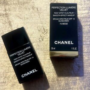 CHANEL perfection lumiere velvet foundation 70 Beige